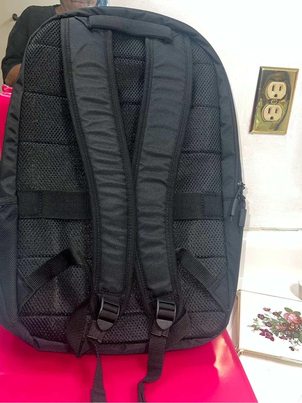 Lenovo ThinkPad Essential 16-inch Laptops Backpack (Eco) - Picture 2 of 3
